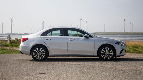 Mercedes-Benz A-Klasse A-Klasse Limousine A-Klasse Limousine A 250 e ( AUTOMAAT / LEDER / CRUISE CONTROLE / CAMERA / CARPLAY