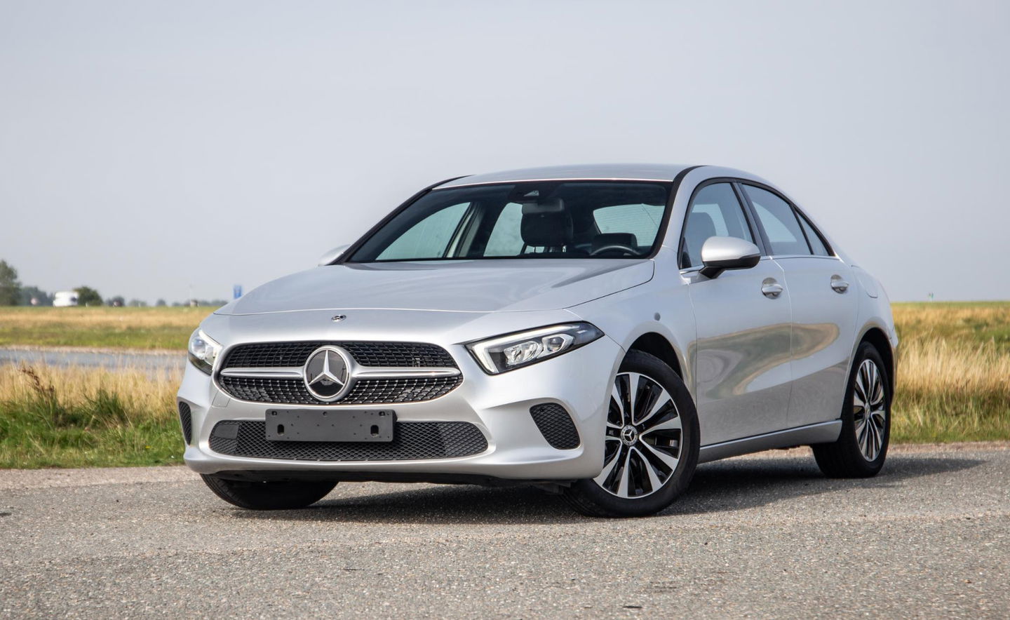 Mercedes-Benz A-Klasse A-Klasse Limousine A-Klasse Limousine A 250 e ( AUTOMAAT / LEDER / CRUISE CONTROLE / CAMERA / CARPLAY