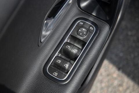 Mercedes-Benz A-Klasse A-Klasse Limousine A-Klasse Limousine A 250 e ( AUTOMAAT / LEDER / CRUISE CONTROLE / CAMERA / CARPLAY
