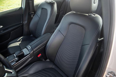 Mercedes-Benz A-Klasse A-Klasse Limousine A-Klasse Limousine A 250 e ( AUTOMAAT / LEDER / CRUISE CONTROLE / CAMERA / CARPLAY