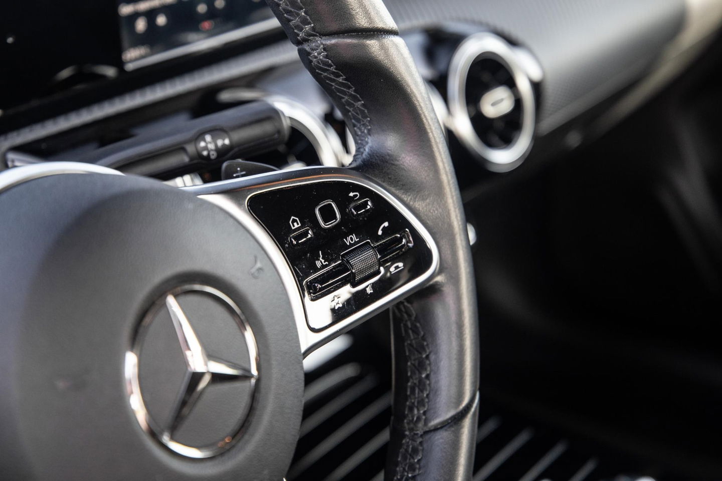 Mercedes-Benz A-Klasse A-Klasse Limousine A-Klasse Limousine A 250 e ( AUTOMAAT / LEDER / CRUISE CONTROLE / CAMERA / CARPLAY