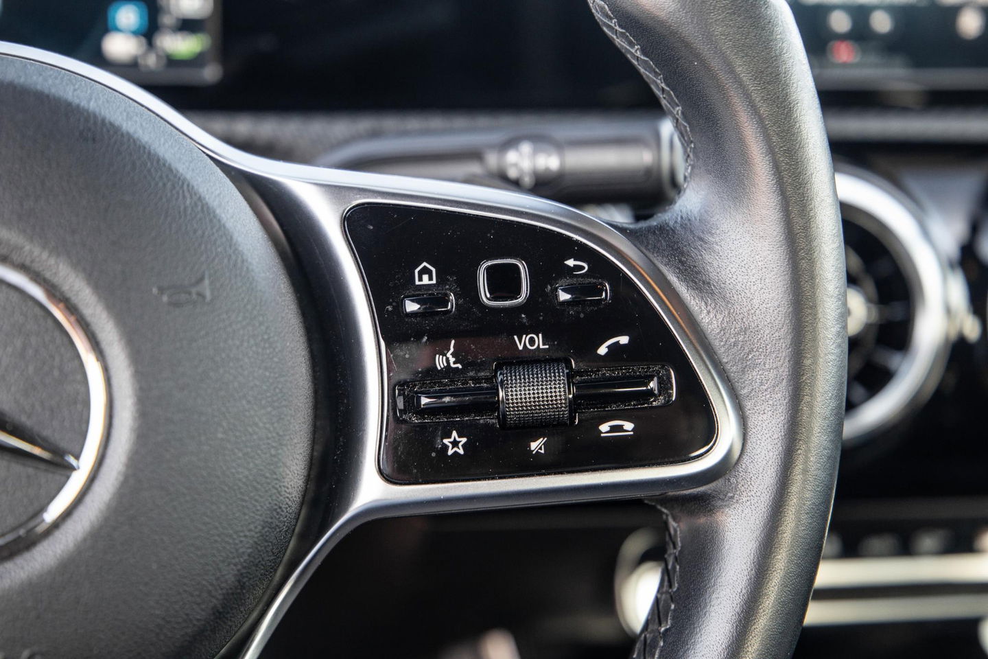 Mercedes-Benz A-Klasse A-Klasse Limousine A-Klasse Limousine A 250 e ( AUTOMAAT / LEDER / CRUISE CONTROLE / CAMERA / CARPLAY