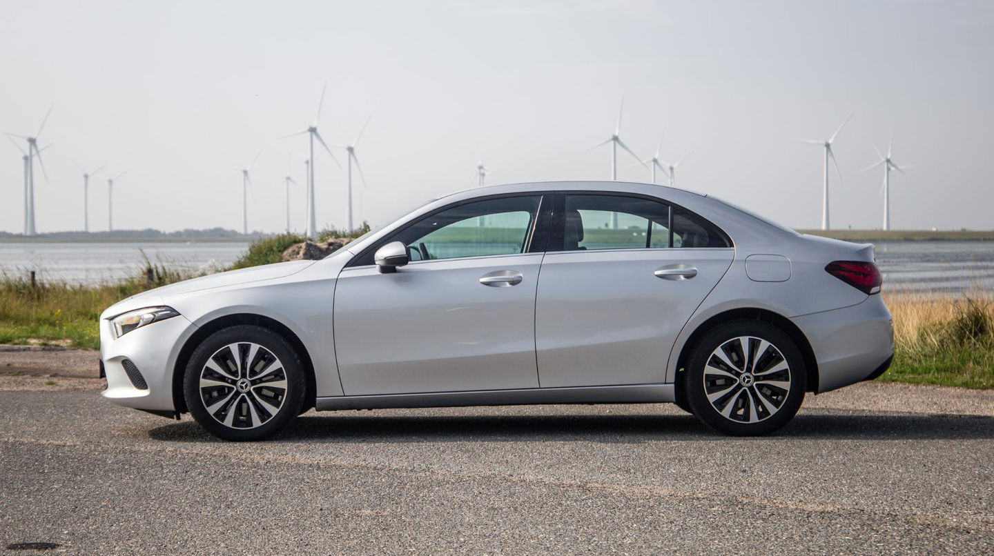 Mercedes-Benz A-Klasse A-Klasse Limousine A-Klasse Limousine A 250 e ( AUTOMAAT / LEDER / CRUISE CONTROLE / CAMERA / CARPLAY