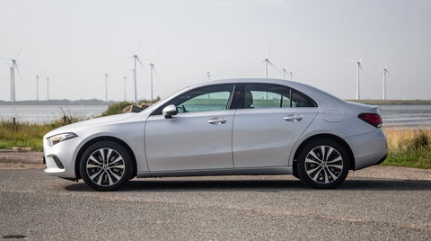 Mercedes-Benz A-Klasse A-Klasse Limousine A-Klasse Limousine A 250 e ( AUTOMAAT / LEDER / CRUISE CONTROLE / CAMERA / CARPLAY