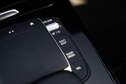 Mercedes-Benz A-Klasse A-Klasse Limousine A-Klasse Limousine A 250 e ( AUTOMAAT / LEDER / CRUISE CONTROLE / CAMERA / CARPLAY