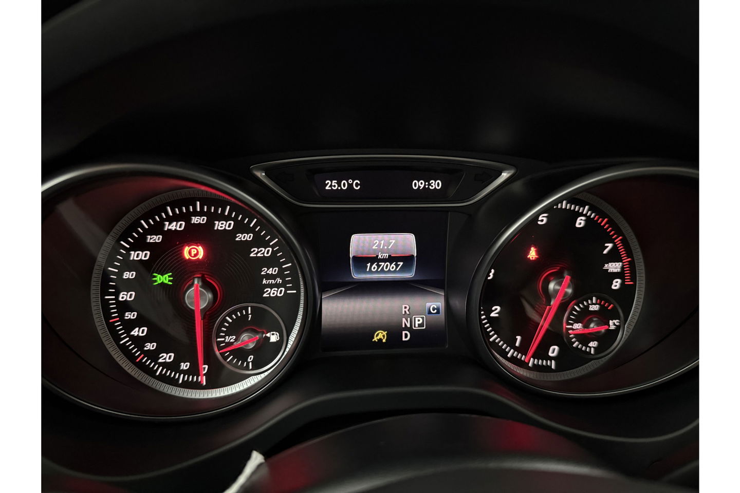 Mercedes-Benz CLA-Klasse 180 AMG Camera Carplay LED Cruise Airco Trekhaak Navi PDC 18"LMV
