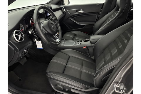 Mercedes-Benz CLA-Klasse 180 AMG Camera Carplay LED Cruise Airco Trekhaak Navi PDC 18"LMV