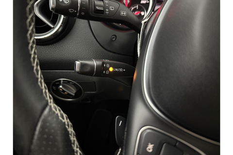Mercedes-Benz CLA-Klasse 180 AMG Camera Carplay LED Cruise Airco Trekhaak Navi PDC 18"LMV