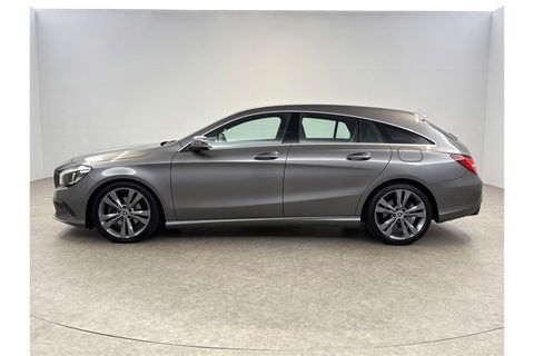 Mercedes-Benz CLA-Klasse 180 AMG Camera Carplay LED Cruise Airco Trekhaak Navi PDC 18"LMV