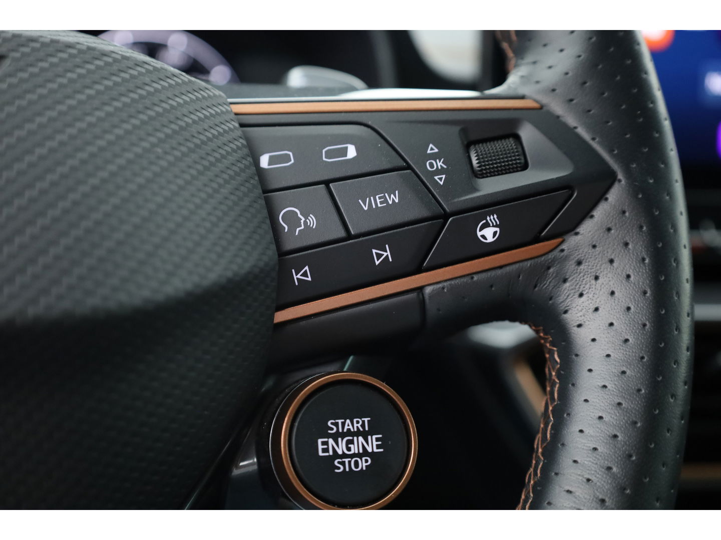 CUPRA Formentor 1.4 e-Hybrid VZ 245pk | Sportstuur | Adapt. Cruise | Keyless | Camera | Memory seat | Navi