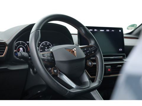 CUPRA Formentor 1.4 e-Hybrid VZ 245pk | Sportstuur | Adapt. Cruise | Keyless | Camera | Memory seat | Navi