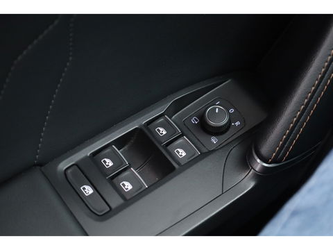 CUPRA Formentor 1.4 e-Hybrid VZ 245pk | Sportstuur | Adapt. Cruise | Keyless | Camera | Memory seat | Navi