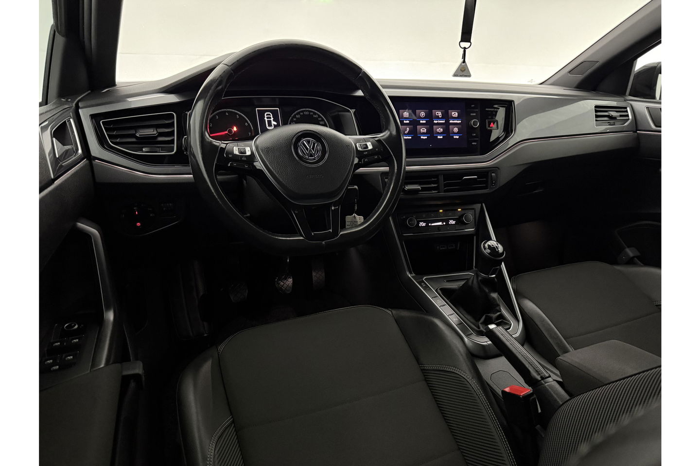 Volkswagen Polo 1.0 TSI R-line LED ACC Carplay Clima Navigatie Parkeersensoren 16"LMV
