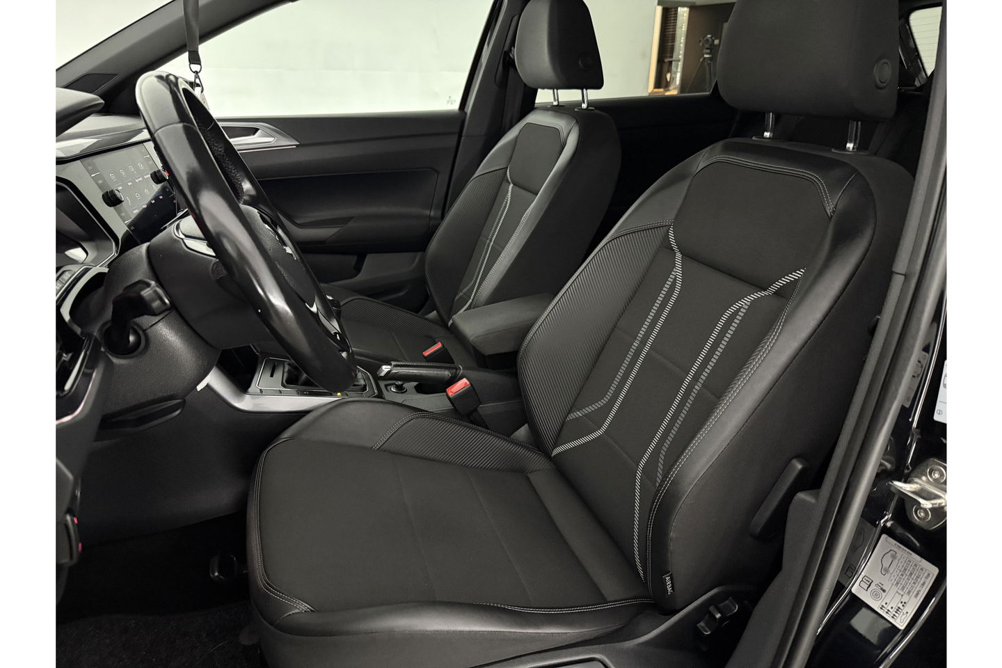 Volkswagen Polo 1.0 TSI R-line LED ACC Carplay Clima Navigatie Parkeersensoren 16"LMV