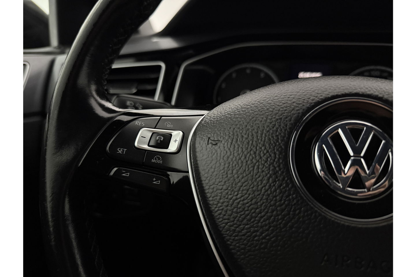 Volkswagen Polo 1.0 TSI R-line LED ACC Carplay Clima Navigatie Parkeersensoren 16"LMV