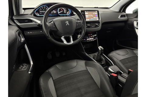 Peugeot 2008 1.2 VTi Allure Clima Cruise LED Sfeerverlichting Trekhaak Navi PDC 16"LMV