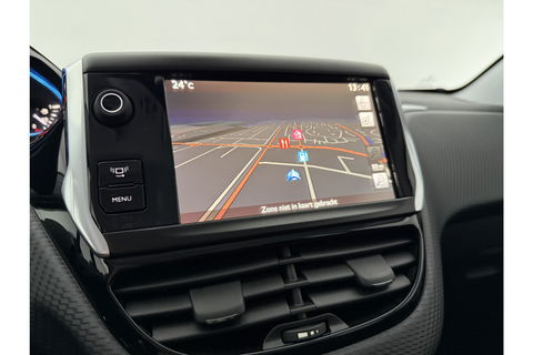 Peugeot 2008 1.2 VTi Allure Clima Cruise LED Sfeerverlichting Trekhaak Navi PDC 16"LMV