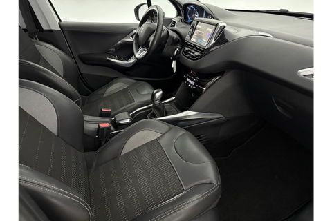 Peugeot 2008 1.2 VTi Allure Clima Cruise LED Sfeerverlichting Trekhaak Navi PDC 16"LMV