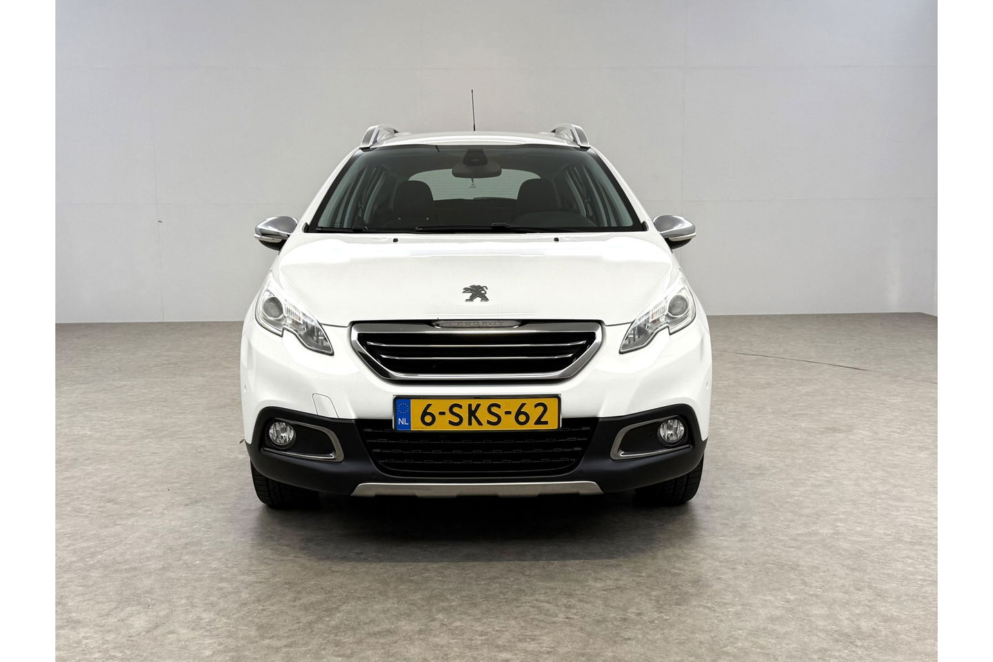 Peugeot 2008 1.2 VTi Allure Clima Cruise LED Sfeerverlichting Trekhaak Navi PDC 16"LMV