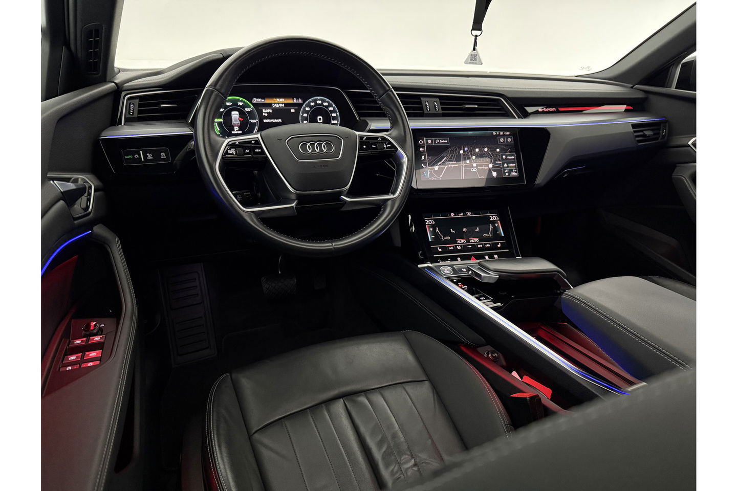 Audi e-tron 50 Quattro 313PK 71 kWh Pano LED ACC Sfeer Memory Camera Clima Leder Navi Virtual PDC 20"LMV