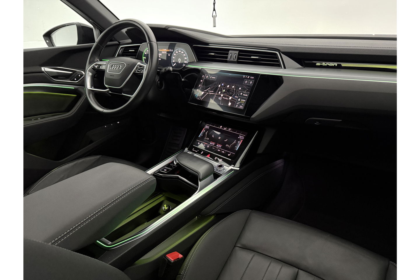 Audi e-tron 50 Quattro 313PK 71 kWh Pano LED ACC Sfeer Memory Camera Clima Leder Navi Virtual PDC 20"LMV