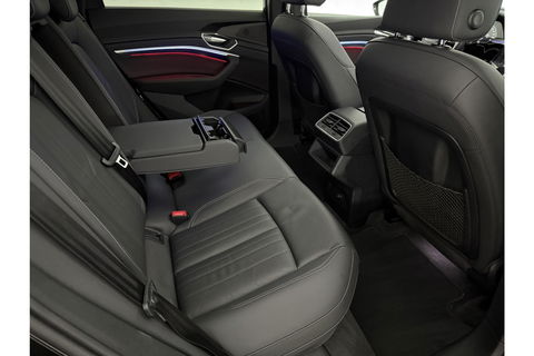 Audi e-tron 50 Quattro 313PK 71 kWh Pano LED ACC Sfeer Memory Camera Clima Leder Navi Virtual PDC 20"LMV