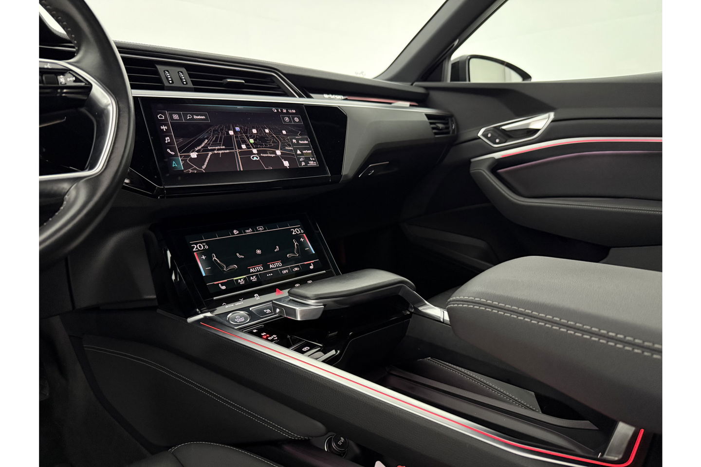 Audi e-tron 50 Quattro 313PK 71 kWh Pano LED ACC Sfeer Memory Camera Clima Leder Navi Virtual PDC 20"LMV