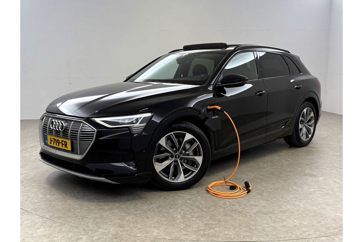 Audi e-tron 50 Quattro 313PK 71 kWh Pano LED ACC Sfeer Memory Camera Clima Leder Navi Virtual PDC 20"LMV