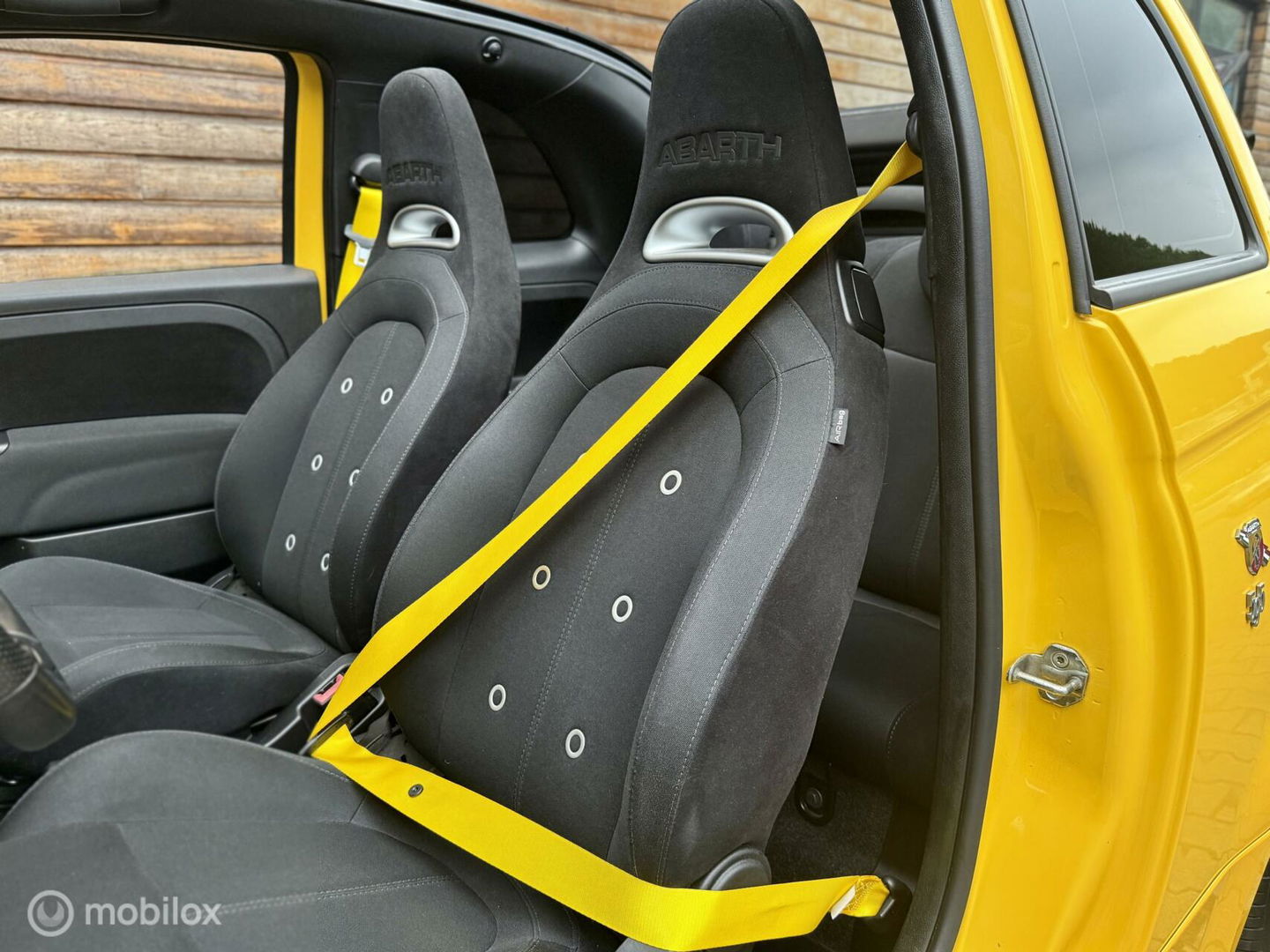Abarth 595C 1.4 T | Cabrio | Monza | Handbak | Giallo Modena