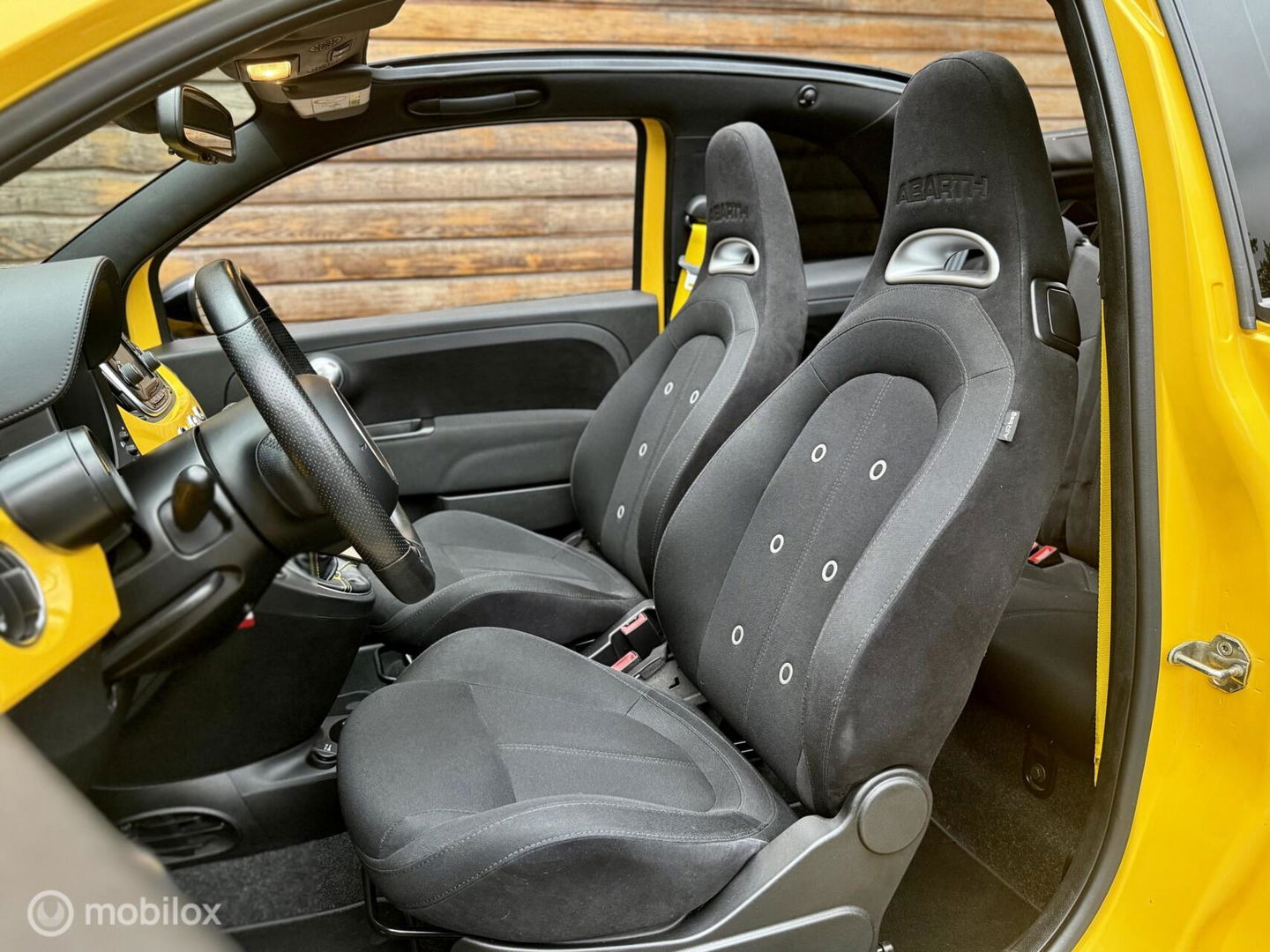 Abarth 595C 1.4 T | Cabrio | Monza | Handbak | Giallo Modena