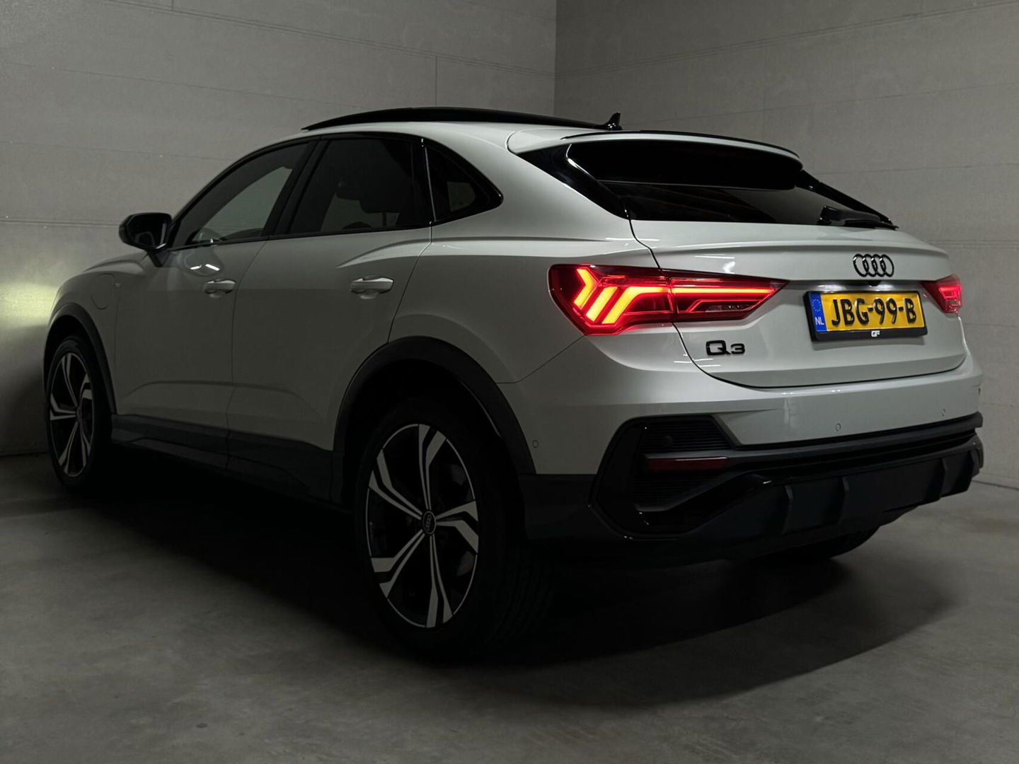 Audi Q3 Sportback 45 TFSI e Black Edition S-Line Pano B&O 360° Memory Leer