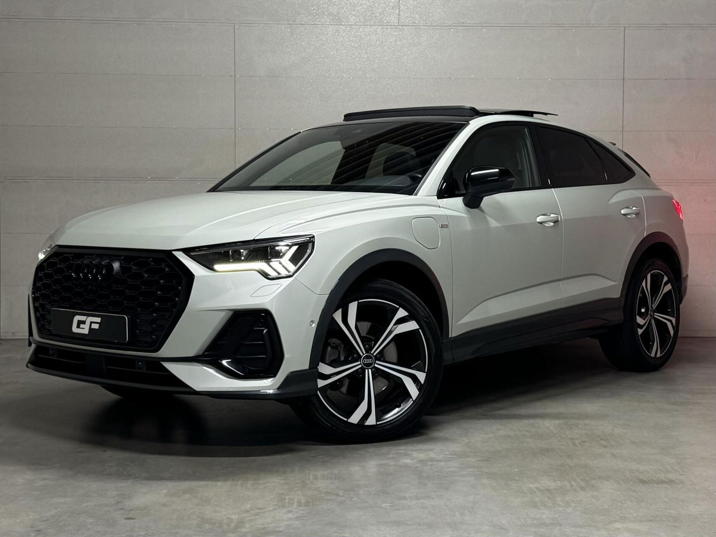 Audi Q3 Sportback 45 TFSI e Black Edition S-Line Pano B&O 360° Memory Leer