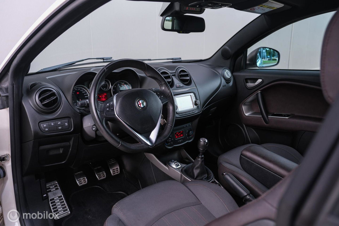 Alfa Romeo MiTo 0.9 TwinAir Racer | Navigatie | PDC | NL auto NAP | Cruisecontrol | Climatecontrol |