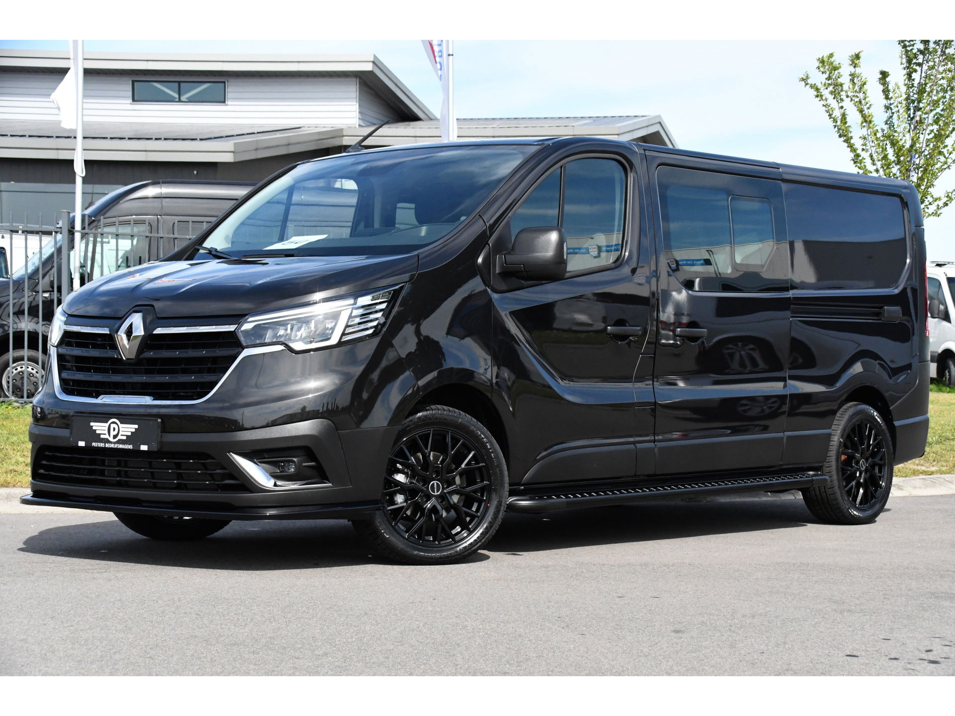Renault Trafic 2.0 Blue dCi 170 L2H1 DC Black Edition Cruise, Carplay, 170pk, 2 x Schuifdeur, Multimedia, Automaat, Sensoren, Uniek!