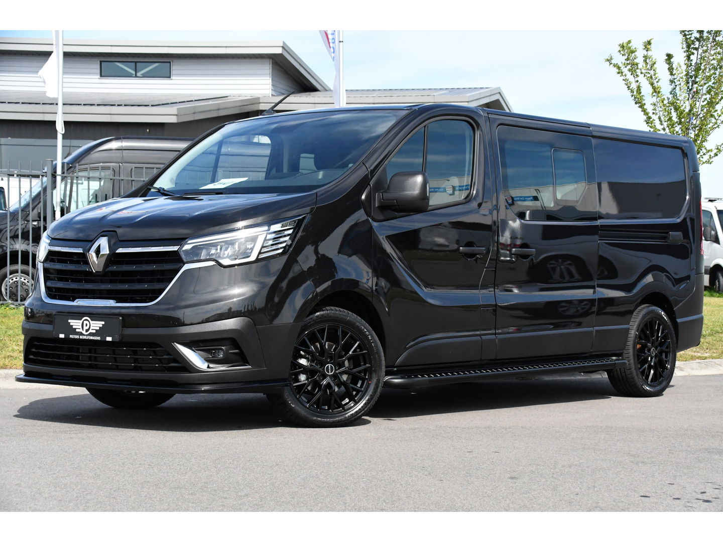 Renault Trafic 2.0 Blue dCi 170 L2H1 DC Black Edition Cruise, Carplay, 170pk, 2 x Schuifdeur, Multimedia, Automaat, Sensoren, Uniek!