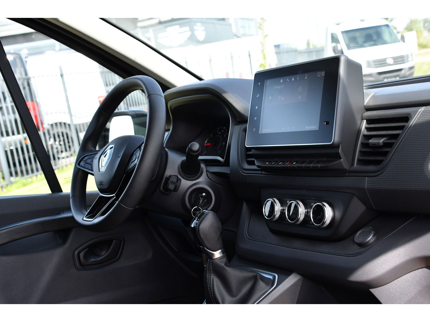 Renault Trafic 2.0 Blue dCi 170 L2H1 DC Black Edition Cruise, Carplay, 170pk, 2 x Schuifdeur, Multimedia, Automaat, Sensoren, Uniek!