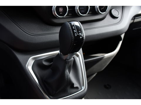 Renault Trafic 2.0 Blue dCi 170 L2H1 DC Black Edition Cruise, Carplay, 170pk, 2 x Schuifdeur, Multimedia, Automaat, Sensoren, Uniek!