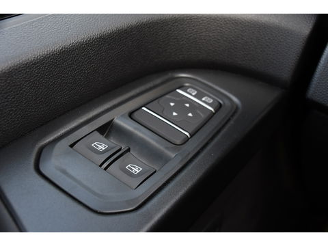 Renault Trafic 2.0 Blue dCi 170 L2H1 DC Black Edition Cruise, Carplay, 170pk, 2 x Schuifdeur, Multimedia, Automaat, Sensoren, Uniek!