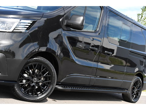 Renault Trafic 2.0 Blue dCi 170 L2H1 DC Black Edition Cruise, Carplay, 170pk, 2 x Schuifdeur, Multimedia, Automaat, Sensoren, Uniek!