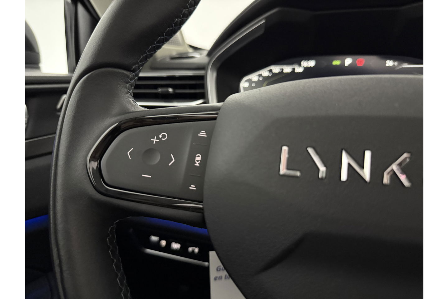 Lynk Co 01 1.5 262PK Pano 360 Camera Sfeer Memory LED ACC Virtual Carplay Clima Navi PDC 20"LMV