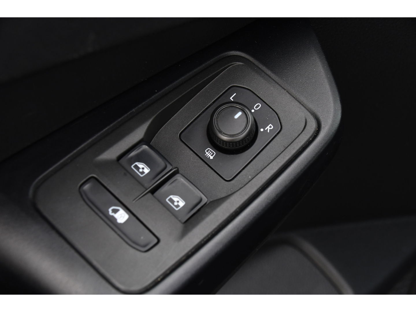 Volkswagen Caddy Cargo 2.0 TDI Exclusive Black Edition Adaptieve Cruise, Carplay, 2 x Schuifdeur, LED, Trekhaak, Leder, 122PK, Automaat, Uniek!