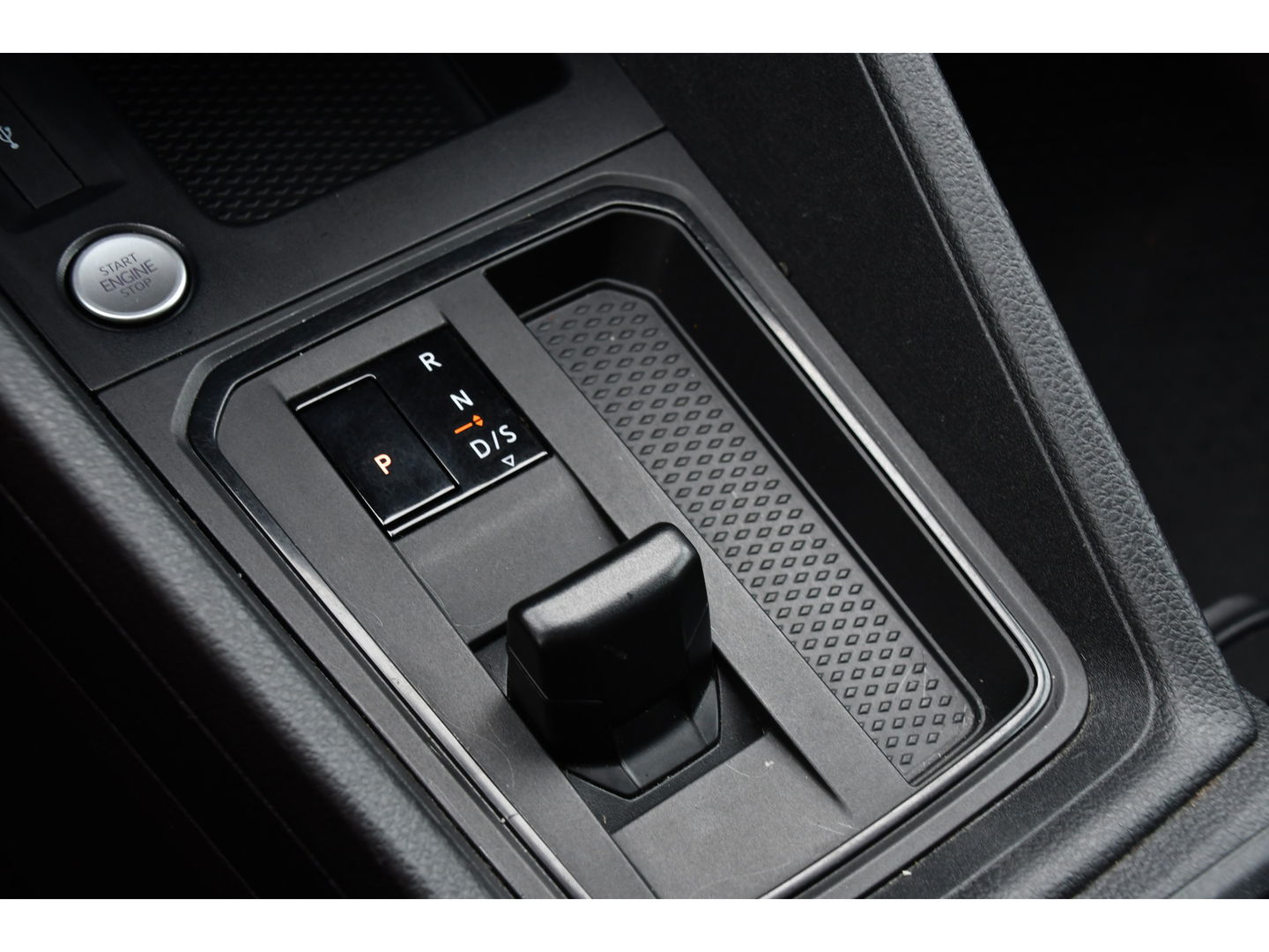 Volkswagen Caddy Cargo 2.0 TDI Exclusive Black Edition Adaptieve Cruise, Carplay, 2 x Schuifdeur, LED, Trekhaak, Leder, 122PK, Automaat, Uniek!