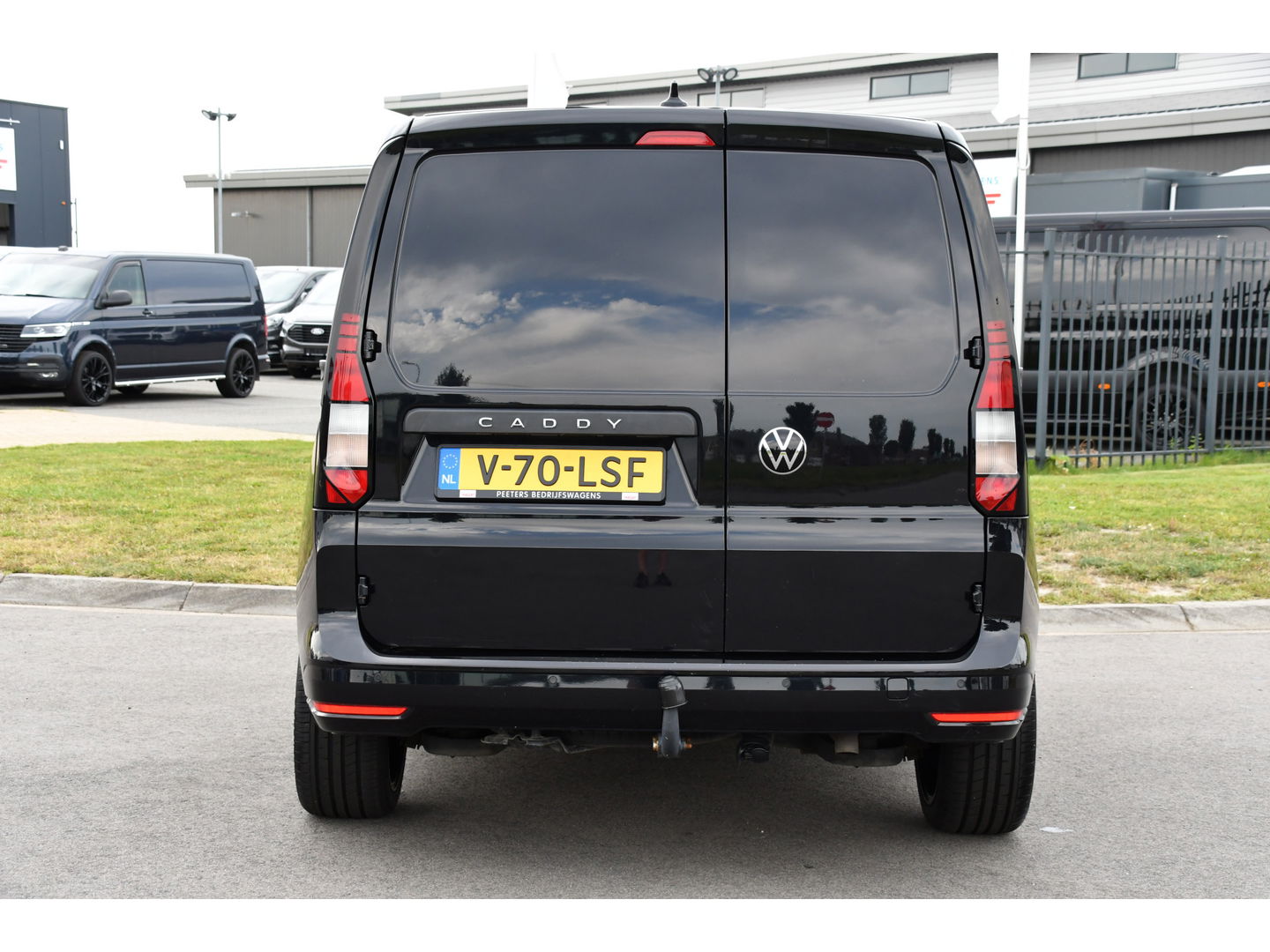 Volkswagen Caddy Cargo 2.0 TDI Exclusive Black Edition Adaptieve Cruise, Carplay, 2 x Schuifdeur, LED, Trekhaak, Leder, 122PK, Automaat, Uniek!