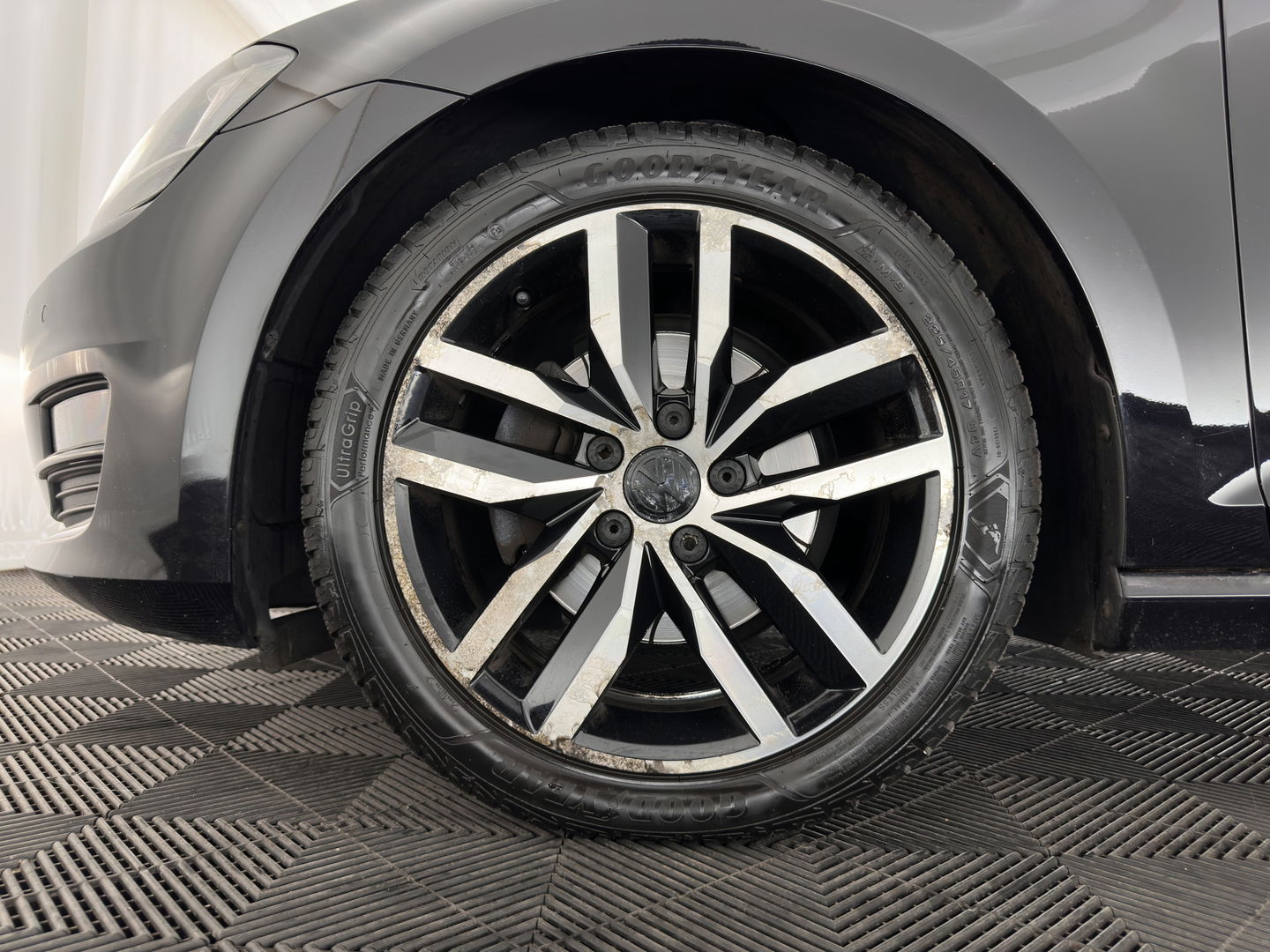 Volkswagen GOLF Variant 1.4 TSI Highline Aut. *PANO | ADAPTIVE-CRUISE | LEATHER-FABRIC | XENON | DYNAUDIO-SOUND | KEYLESS | NAVI-FULLMAP | HEATED-ERGONOMIC-SPORTSEATS | ECC | PRIVACY-GLASS | PARKPILOT | 17''ALU*