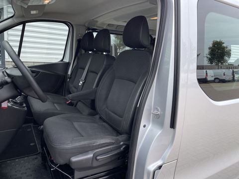 Opel Vivaro Combi 1.6 CDTI 125pk L2H1 BiTurbo ecoFLEX / 9 persoons / vaste prijs rijklaar € 21.950 incl btw bpm / euro 6 diesel / isofix / airco / cruise / navigatie / zilver metallic