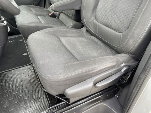 Opel Vivaro Combi 1.6 CDTI 125pk L2H1 BiTurbo ecoFLEX / 9 persoons / vaste prijs rijklaar € 21.950 incl btw bpm / euro 6 diesel / isofix / airco / cruise / navigatie / zilver metallic