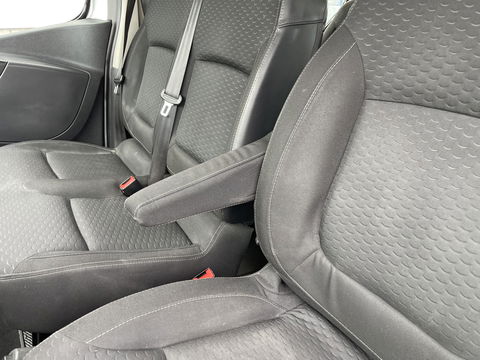 Opel Vivaro Combi 1.6 CDTI 125pk L2H1 BiTurbo ecoFLEX / 9 persoons / vaste prijs rijklaar € 21.950 incl btw bpm / euro 6 diesel / isofix / airco / cruise / navigatie / zilver metallic