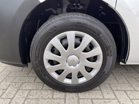 Opel Vivaro Combi 1.6 CDTI 125pk L2H1 BiTurbo ecoFLEX / 9 persoons / vaste prijs rijklaar € 21.950 incl btw bpm / euro 6 diesel / isofix / airco / cruise / navigatie / zilver metallic