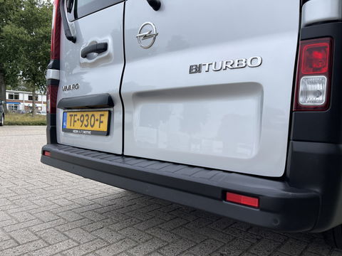 Opel Vivaro Combi 1.6 CDTI 125pk L2H1 BiTurbo ecoFLEX / 9 persoons / vaste prijs rijklaar € 21.950 incl btw bpm / euro 6 diesel / isofix / airco / cruise / navigatie / zilver metallic