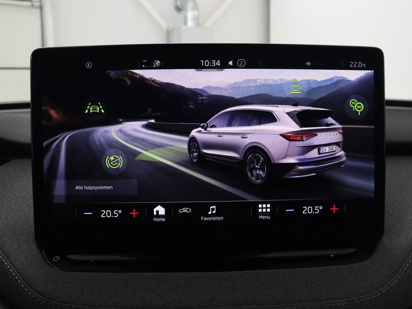 Škoda Enyaq iV 60 | Camera | Carplay | Keyless | Half leder | Navigatie | Full LED | Climate control | Cruise control | Parkeerhulp | Getint glas